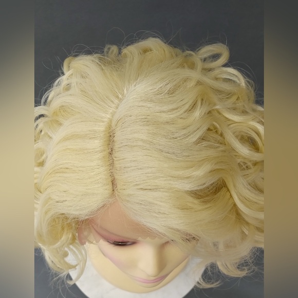 Blonde Lace Front Wavy Lob Heat Resistant Wig - Picture 5 of 7